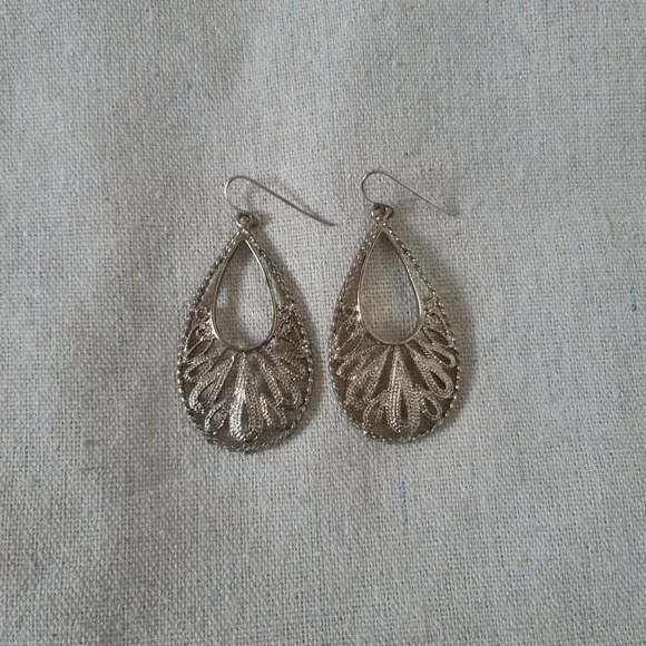 Jewelry Set - Picture 2 of 5